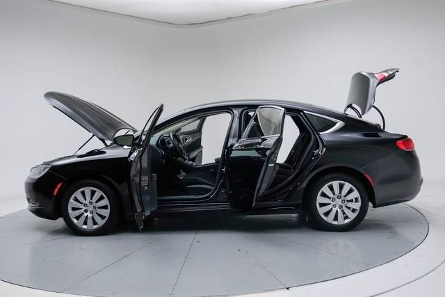 2016 Chrysler 200 LX