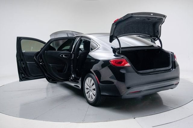 2016 Chrysler 200 LX
