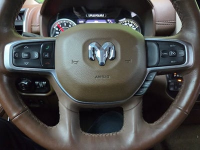 2019 RAM 1500 Laramie Crew Cab 4x4 6'4" Box