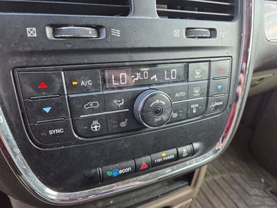 2016 Chrysler Town & Country Touring