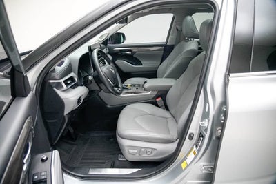 2021 Toyota Highlander Hybrid Platinum