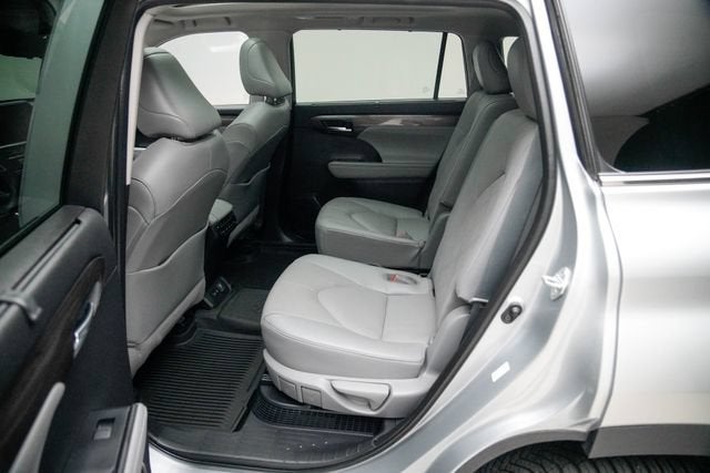 2021 Toyota Highlander Hybrid Platinum