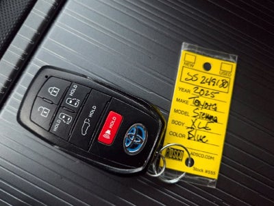 2025 Toyota Sienna XLE