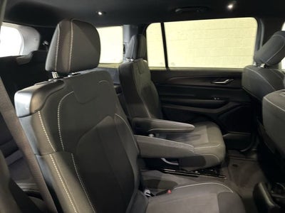2024 Jeep Grand Cherokee L Laredo 4x4