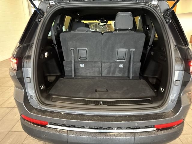 2024 Jeep Grand Cherokee L Laredo 4x4