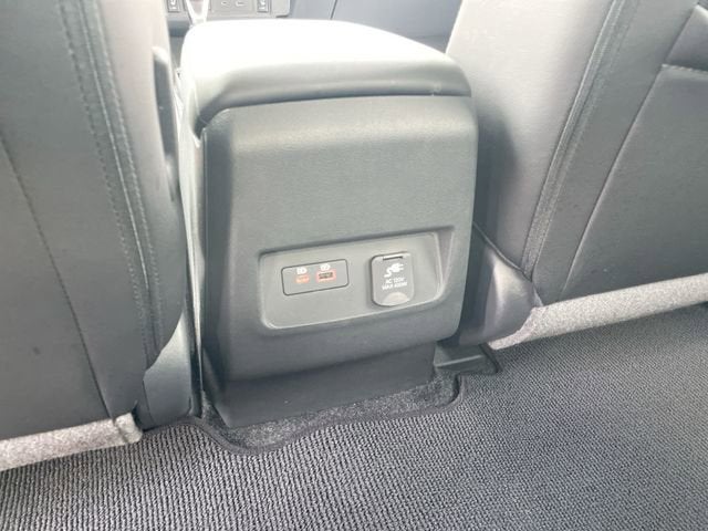 2024 Nissan Frontier SL
