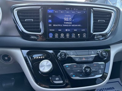 2017 Chrysler Pacifica Touring Plus