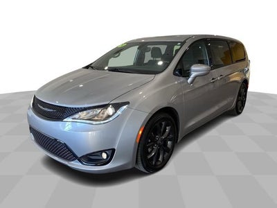 2020 Chrysler Pacifica Touring