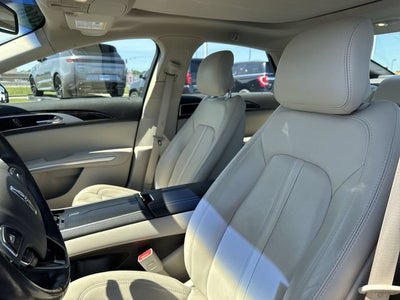 2016 Lincoln MKZ Base