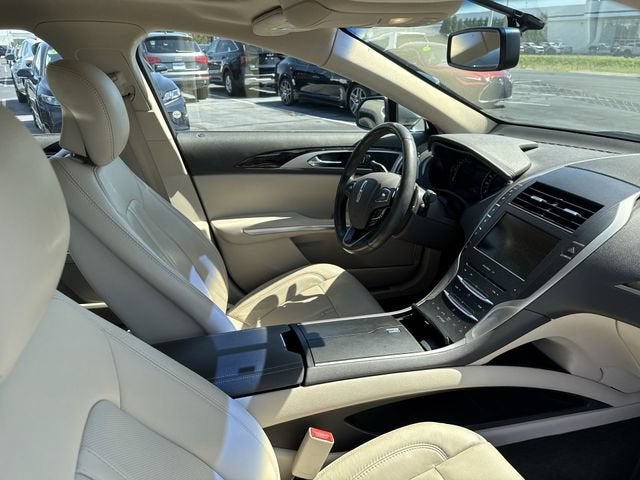 2016 Lincoln MKZ Base