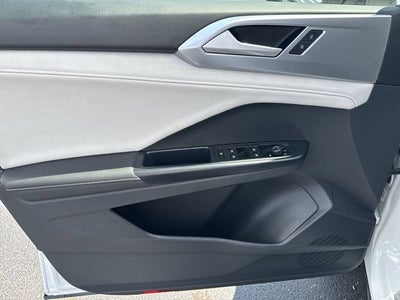 2025 Volkswagen Taos SE