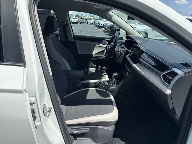 2025 Volkswagen Taos SE