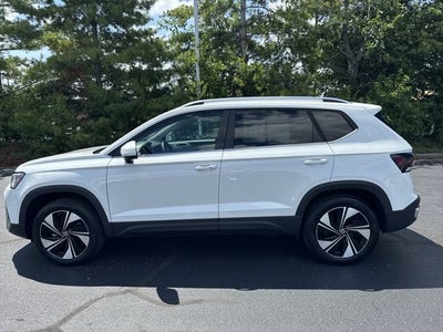 2025 Volkswagen Taos SE