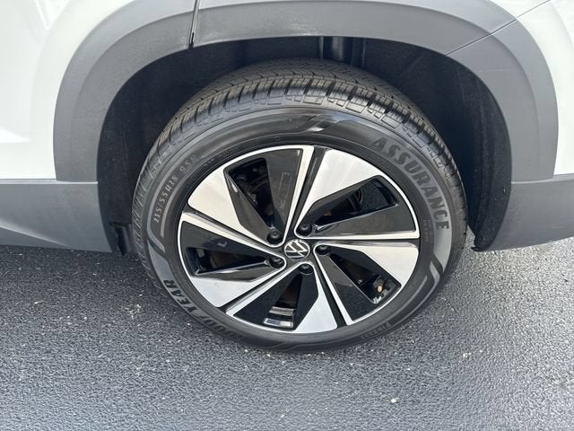 2025 Volkswagen Taos SE