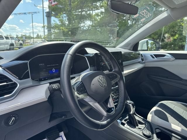 2025 Volkswagen Taos SE