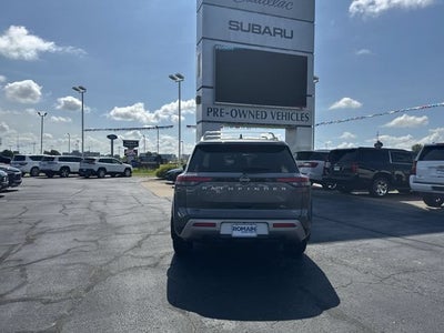 2025 Nissan Pathfinder SL
