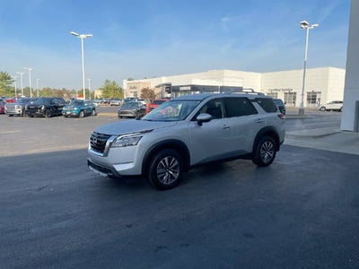 2025 Nissan Pathfinder SL
