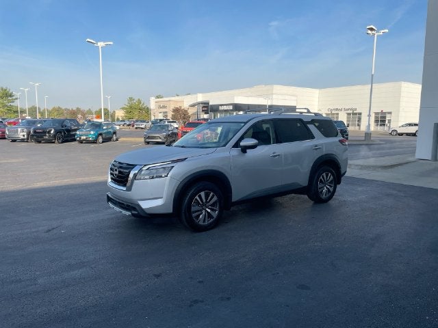 2025 Nissan Pathfinder SL