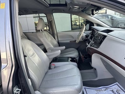 2012 Toyota Sienna XLE V6 8 Passenger