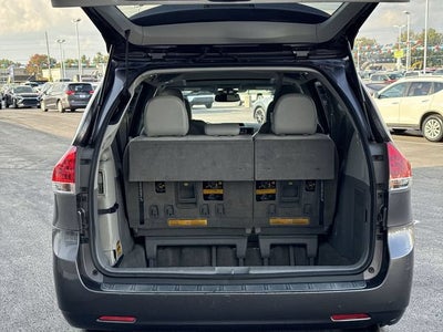 2012 Toyota Sienna XLE V6 8 Passenger