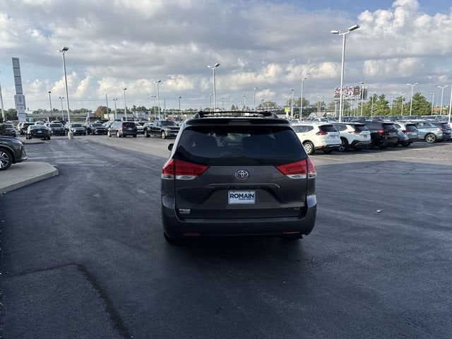 2012 Toyota Sienna XLE V6 8 Passenger