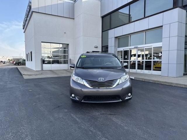 2012 Toyota Sienna XLE V6 8 Passenger