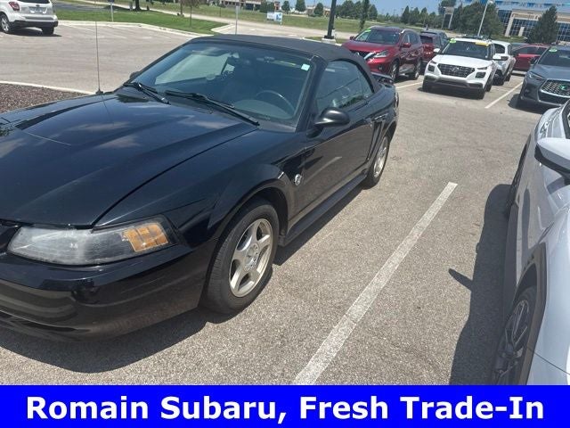 2004 Ford Mustang V6 Deluxe