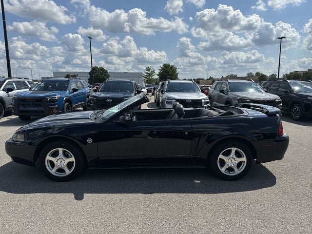 2004 Ford Mustang V6 Deluxe