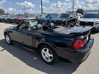 2004 Ford Mustang V6 Deluxe
