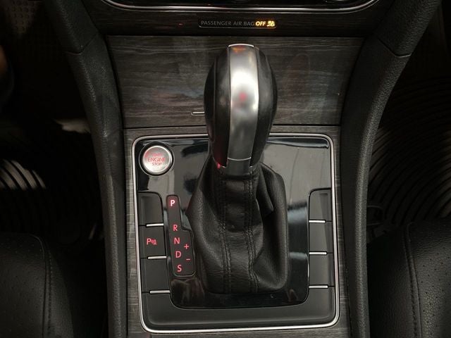 2017 Volkswagen Passat 1.8T SE w/Technology