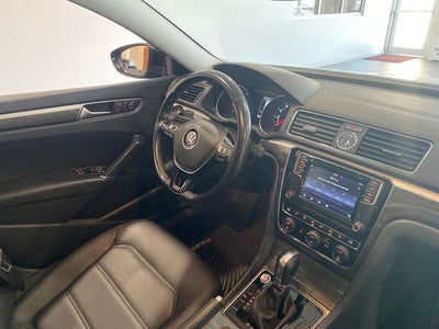 2017 Volkswagen Passat 1.8T SE w/Technology