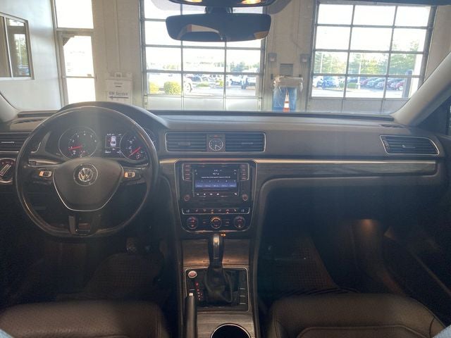 2017 Volkswagen Passat 1.8T SE w/Technology