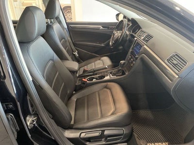 2017 Volkswagen Passat 1.8T SE w/Technology