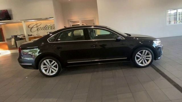 2017 Volkswagen Passat 1.8T SE w/Technology