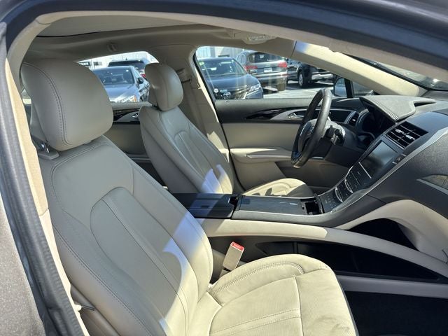 2016 Lincoln MKZ Base