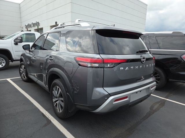 2025 Nissan Pathfinder SL