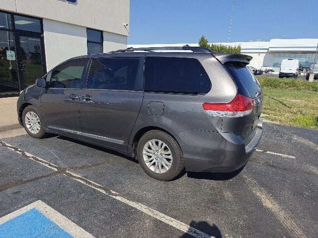 2012 Toyota Sienna XLE 8 Passenger
