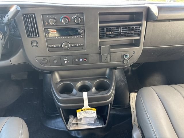 2025 Chevrolet Express Cargo WT