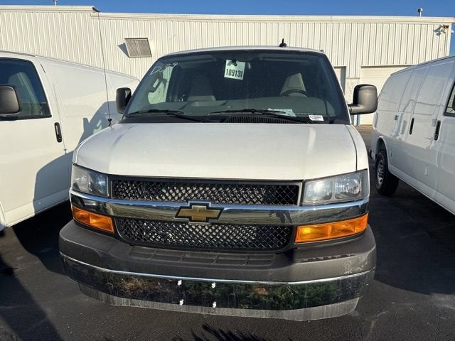 2025 Chevrolet Express Cargo WT