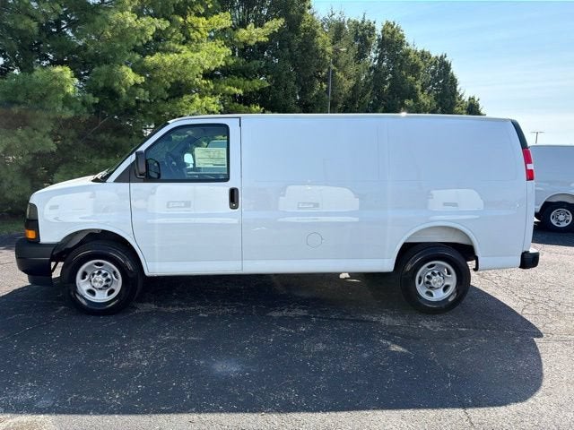 2026 Chevrolet Express Cargo 1WT