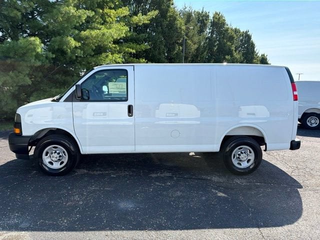 2026 Chevrolet Express Cargo 1WT
