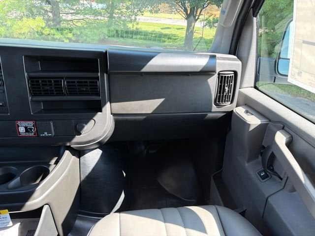 2026 Chevrolet Express Cargo 1WT
