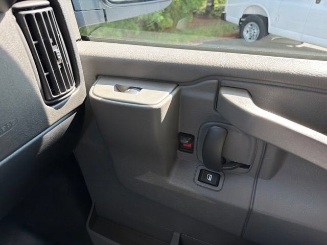 2026 Chevrolet Express Cargo 1WT