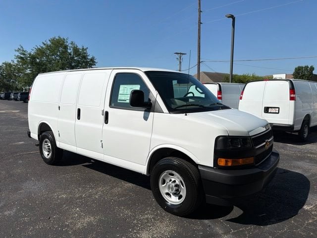 2026 Chevrolet Express Cargo 1WT