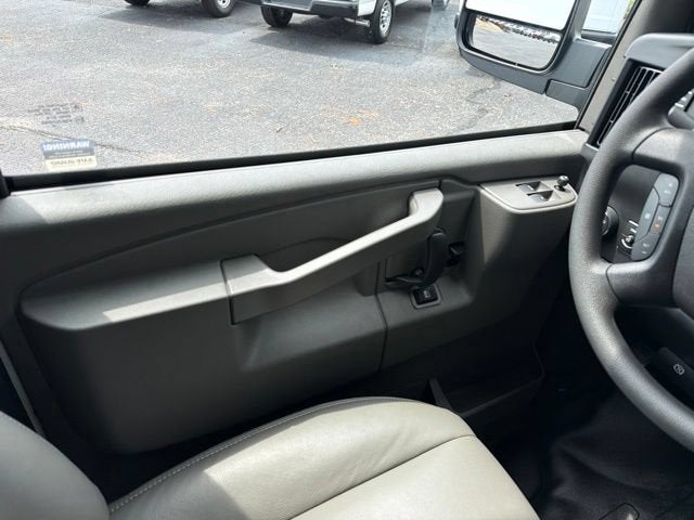 2026 Chevrolet Express Cargo 1WT