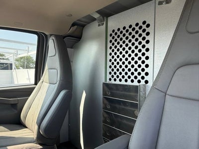 2025 Chevrolet Express Cargo WT