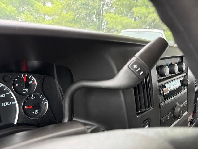 2026 Chevrolet Express Cargo 1WT