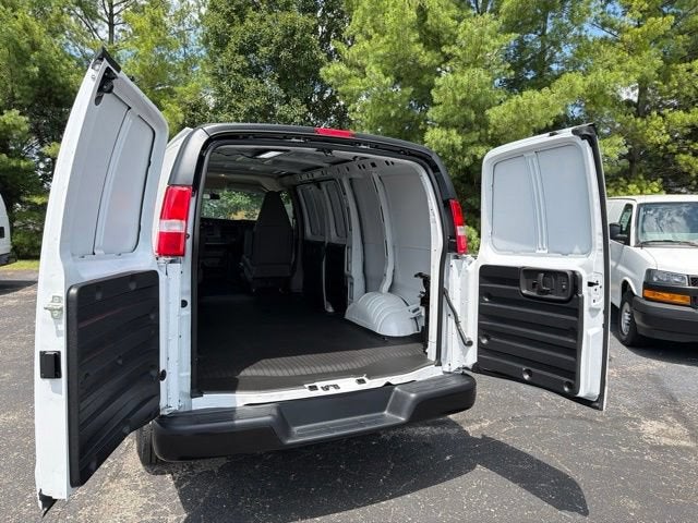 2026 Chevrolet Express Cargo 1WT