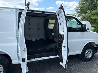 2026 Chevrolet Express Cargo 1WT