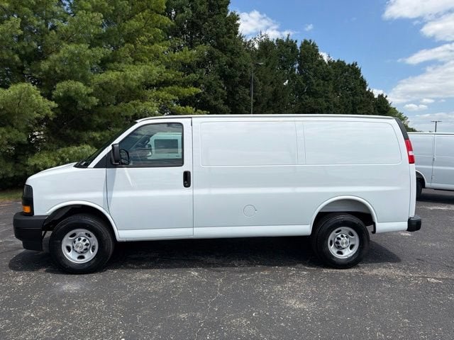 2026 Chevrolet Express Cargo 1WT